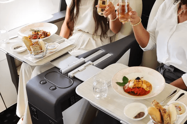 Full table lay-up service on fine chinaware